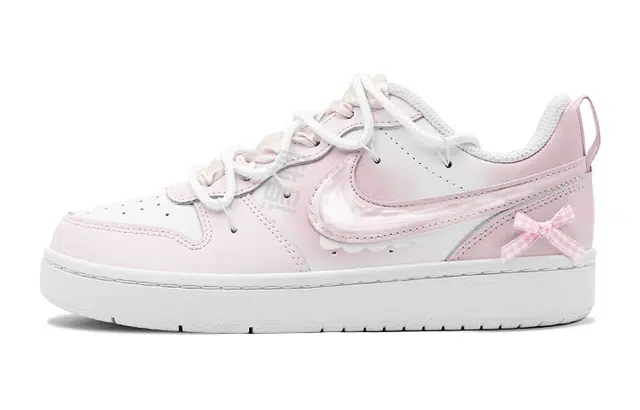 Nike Court Borough Low 520