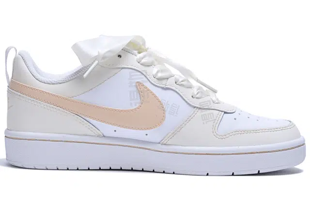 Nike Court Borough Low 520 GS