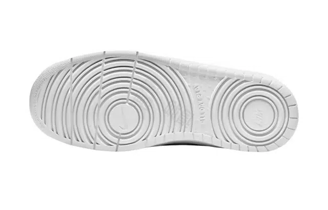 Nike Court Borough Low 520 GS