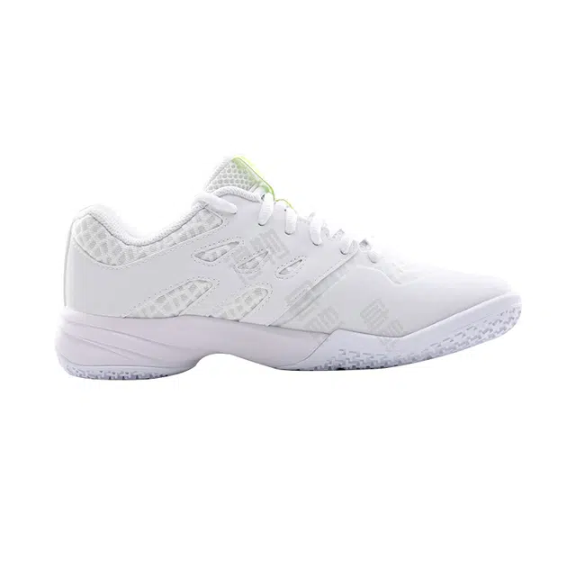 YONEX