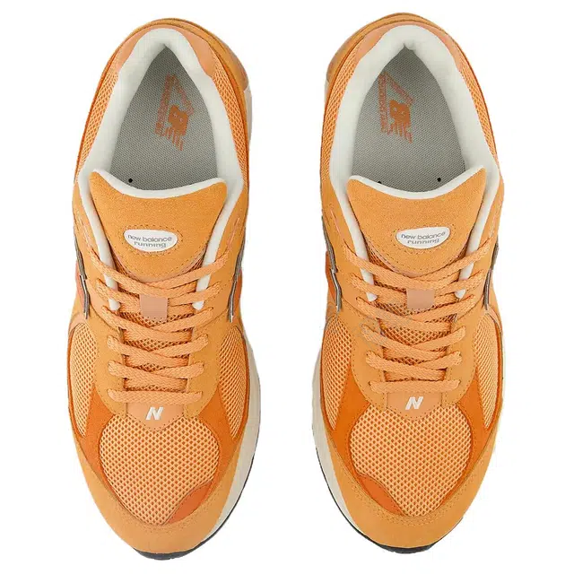 New Balance 2002R Infield Clay