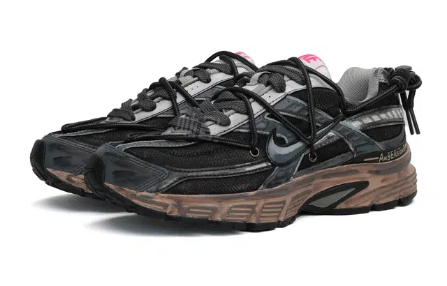 Nike Initiator