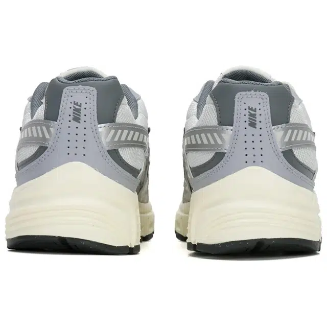 Nike Initiator