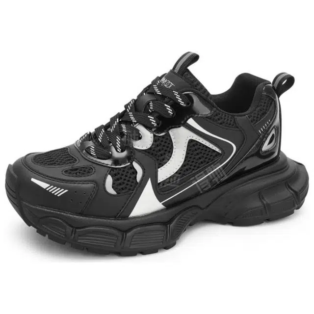 TOOMANYSHOES