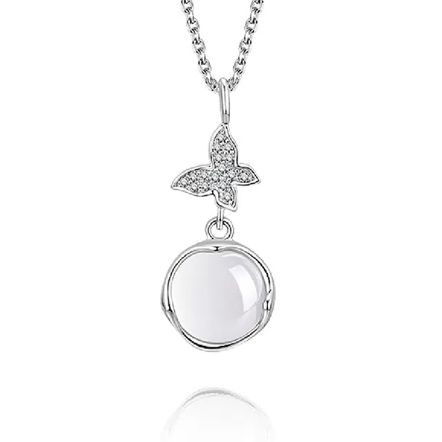 【招财蝴蝶】中国黄金 珍·尚银 精致时尚小众 简约百搭 荔枝冻 日常通勤 不撞款 礼盒#好运 女友 闺蜜 玉髓 玉石项链 女款