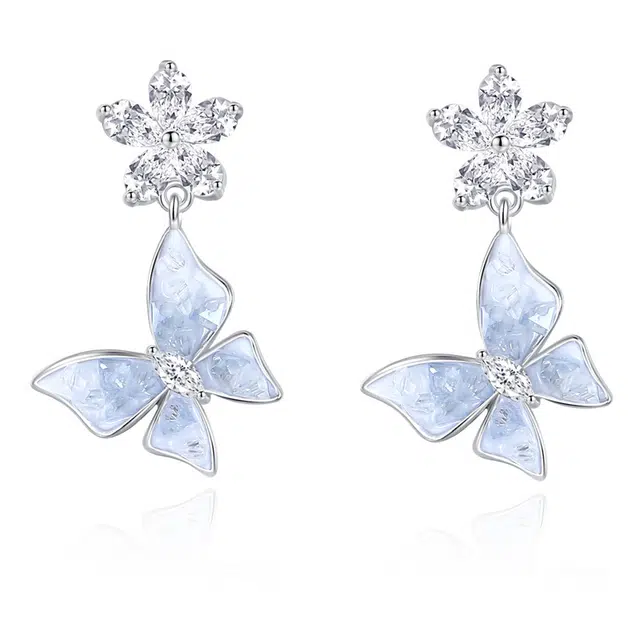 银千惠 冰晶蝴蝶碎冰蓝翩翩蝶舞闪锆蝶梦花朵耳饰 轻奢璀璨闪耀爆闪小清新女友甜美森系福蝶养耳洞小众简约百搭 合金 耳环 女款