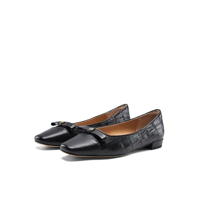 NINE WEST