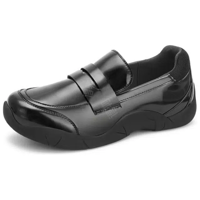 TOOMANYSHOES