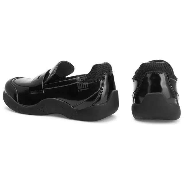 TOOMANYSHOES