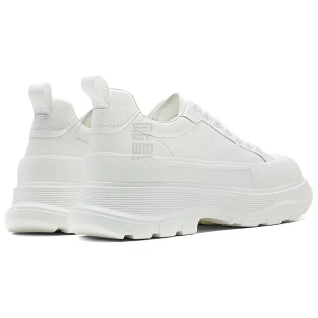 NINE WEST