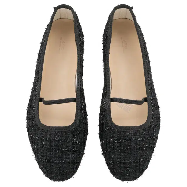 A.P.C Swan