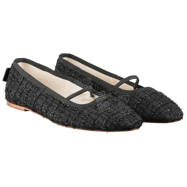 A.P.C Swan