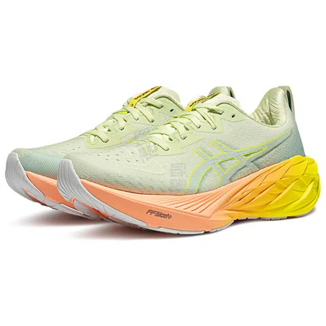 Asics Novablast 4