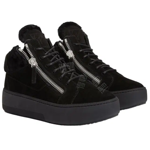 giuseppe zanottiGZ Kriss