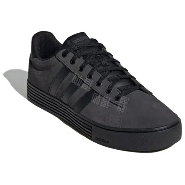 adidas DAILY 4.0