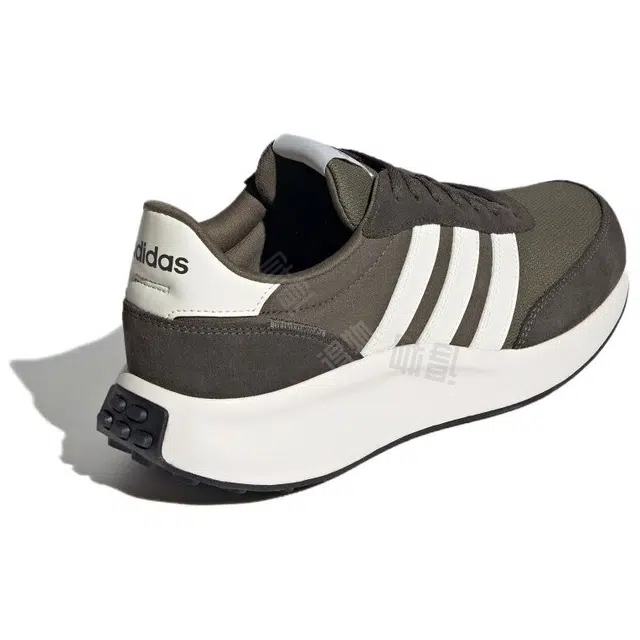 adidas RUN 70s