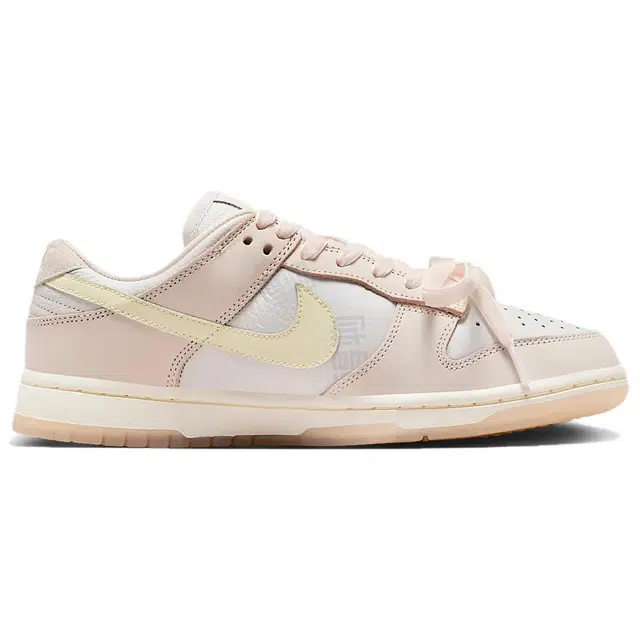 Nike Dunk Low Light Soft Pink
