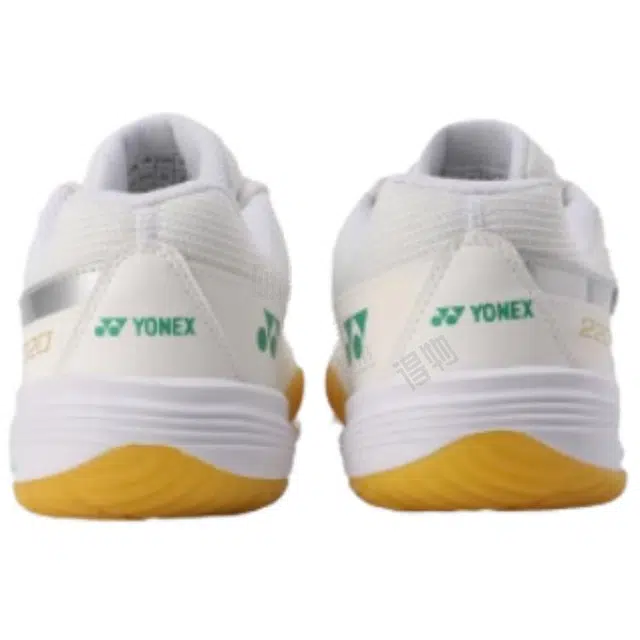 YONEX