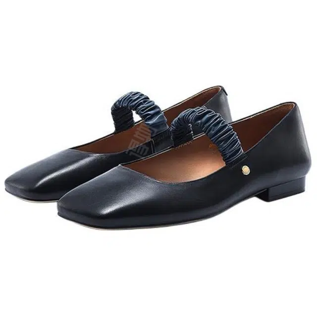NINE WEST
