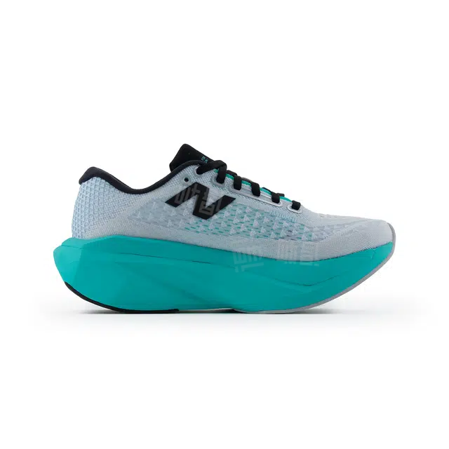 New Balance FuelCell SuperComp Trainer v3