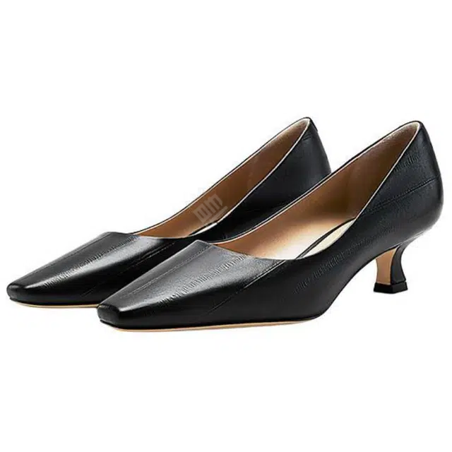 NINE WEST