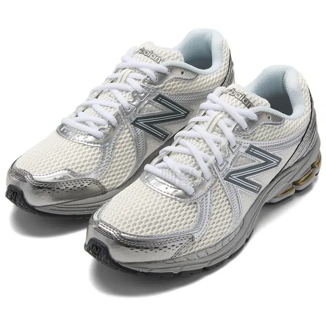 New Balance NB 860 v2