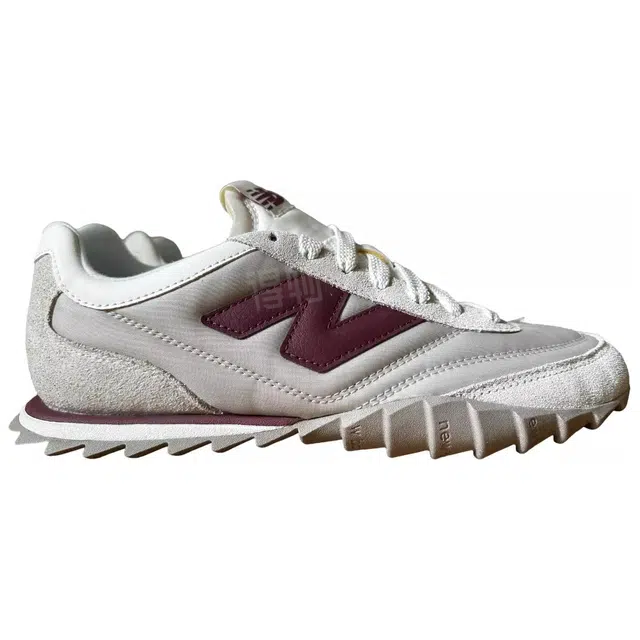 New Balance RC30