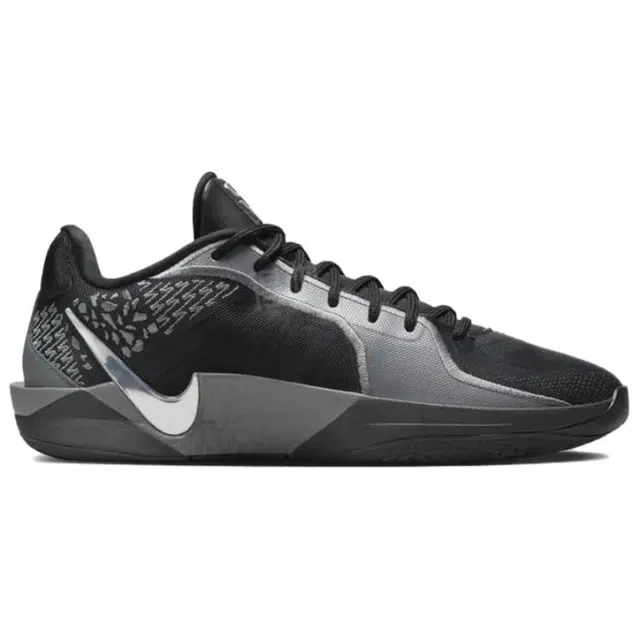 Nike Sabrina 2 COLOUR VISION