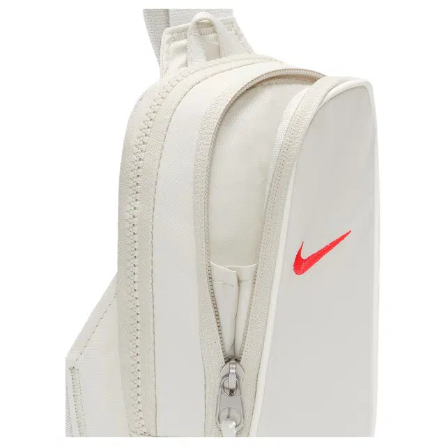 Nike Sportswear Essentials