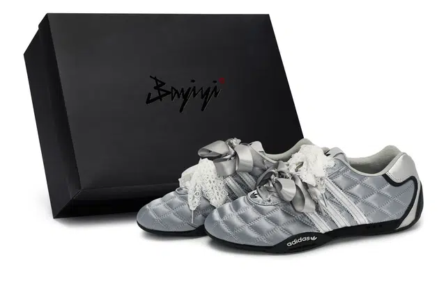 adidas originals ADIRACER 811