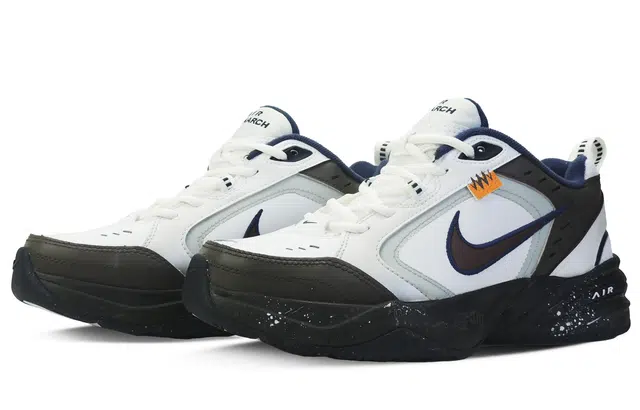 Nike Air Monarch 4