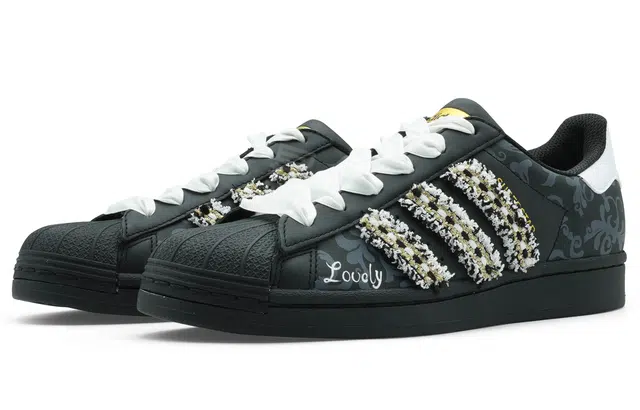 adidas Superstar