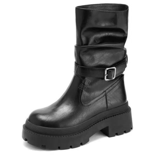 TOOMANYSHOES