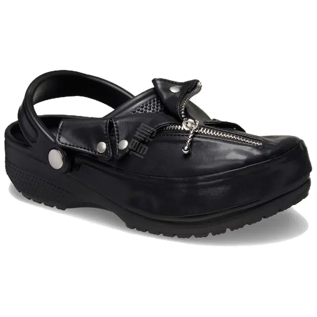beams x Crocs Classic clog