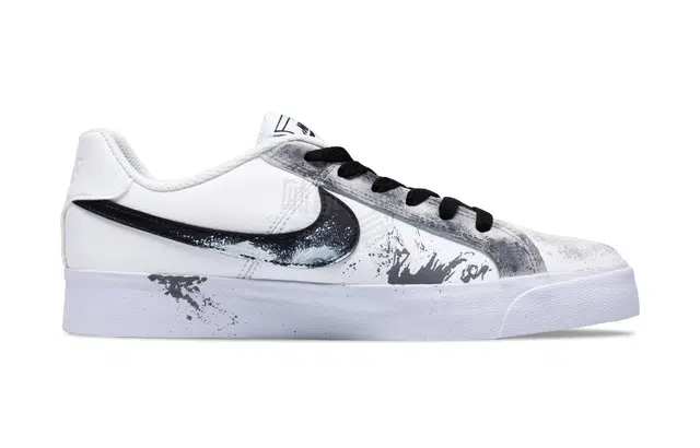 Nike Court Royale