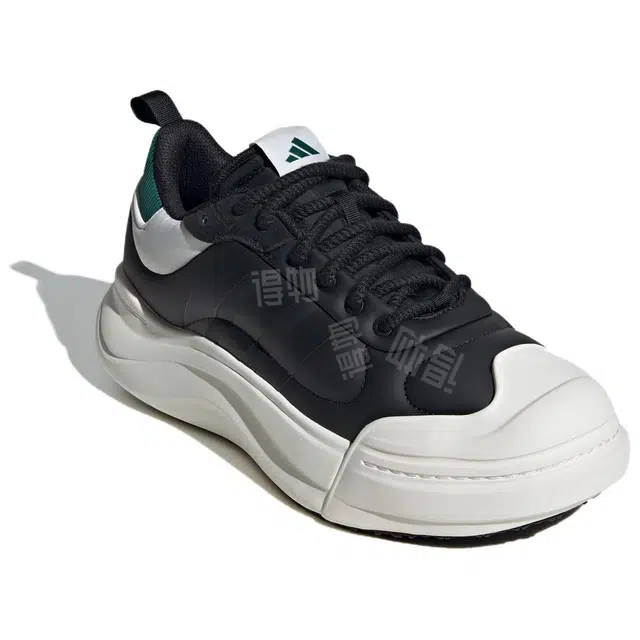 adidas MAXXCOURT LEATHER