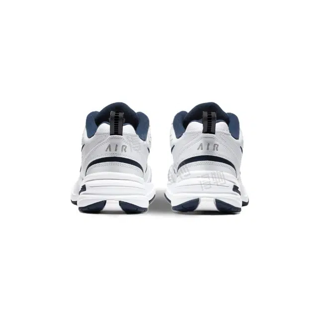 Nike Air Monarch 4