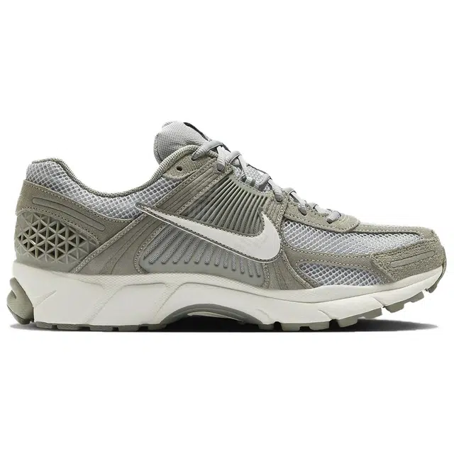 Nike Air Zoom Vomero 5