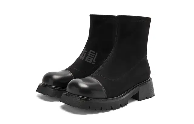 NINE WEST