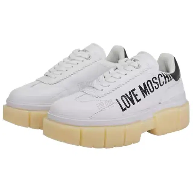 LOVE MOSCHINO