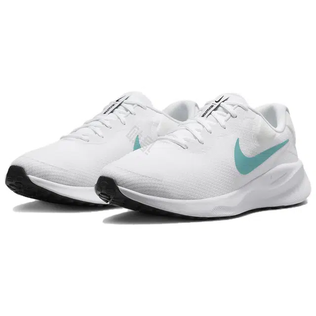 Nike REVOLUTION 7