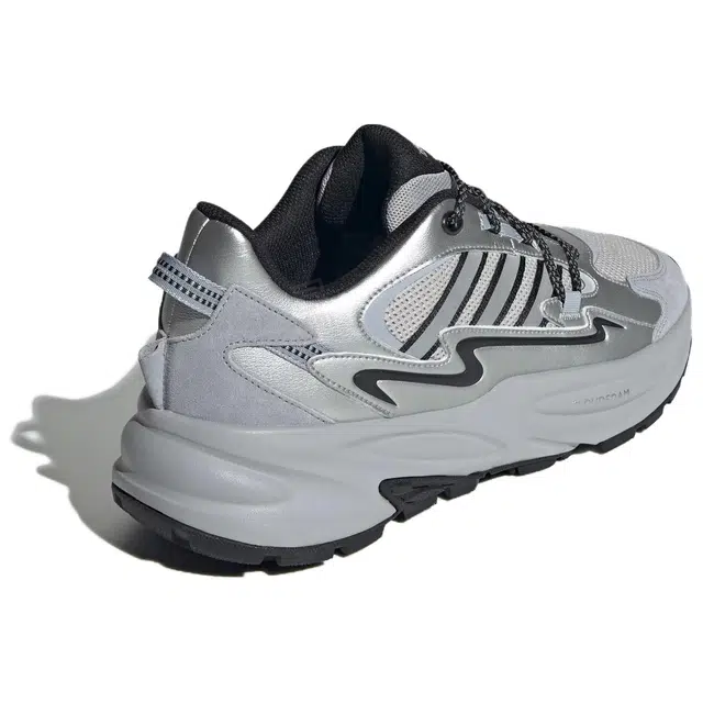 adidas Ozwave SURGE