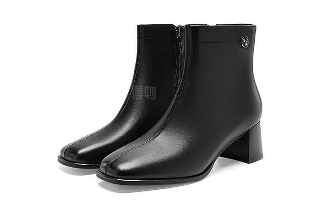NINE WEST