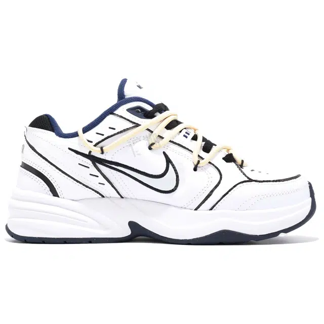 Nike Air Monarch 4