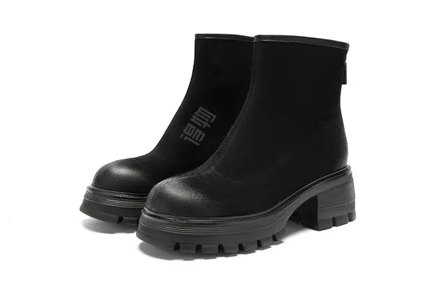 NINE WEST
