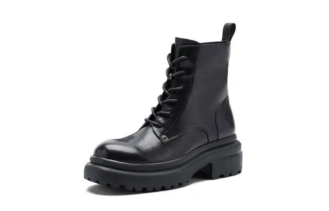 NINE WEST