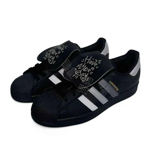 adidas Superstar