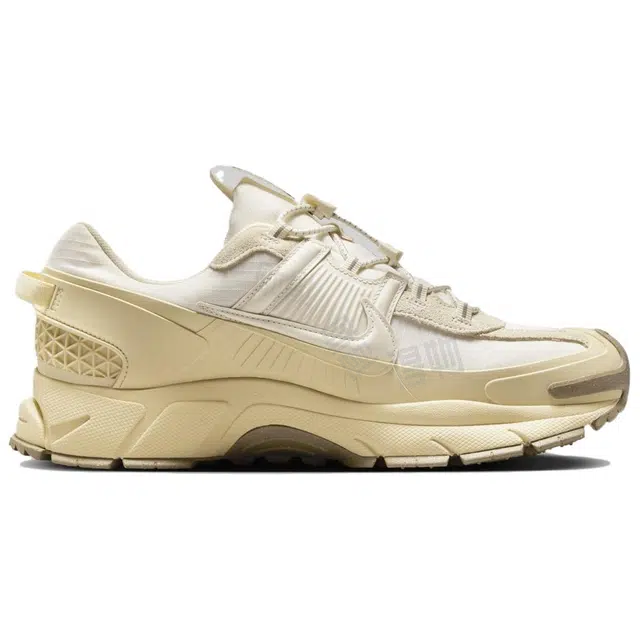 Nike Zoom Vomero Roam Beige