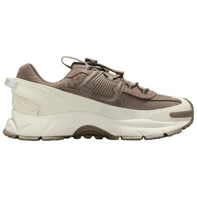 Nike Zoom Vomero 5 Roam