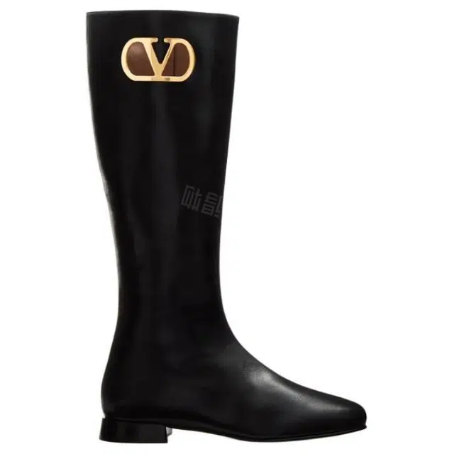 Valentino Vlogo Signature
